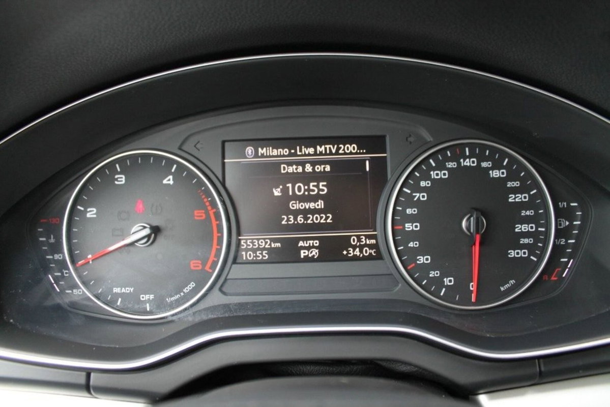 Audi Q5 35 TDI quattro S tronic Business Sport (10)