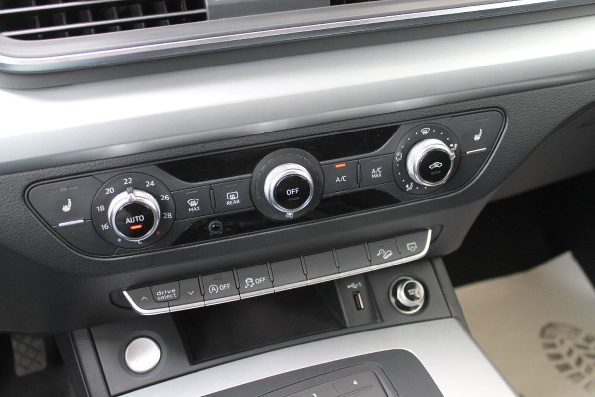 Audi Q5 35 TDI quattro S tronic Business Sport (18)