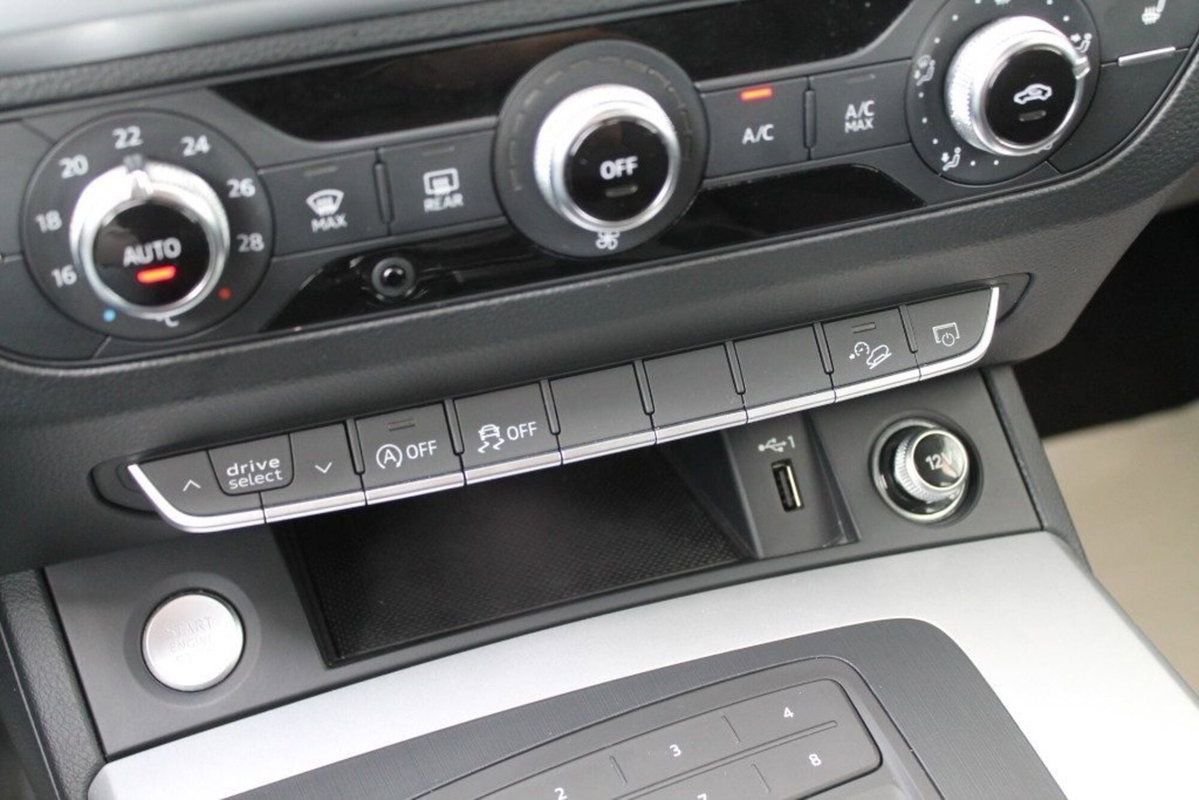 Audi Q5 35 TDI quattro S tronic Business Sport (20)