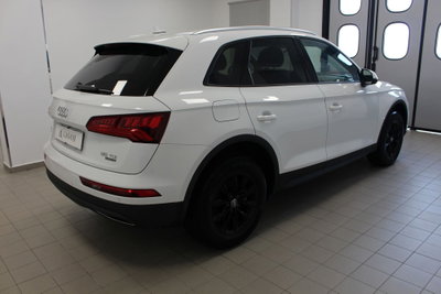 Audi Q5 35 TDI quattro S tronic Business Sport (4)