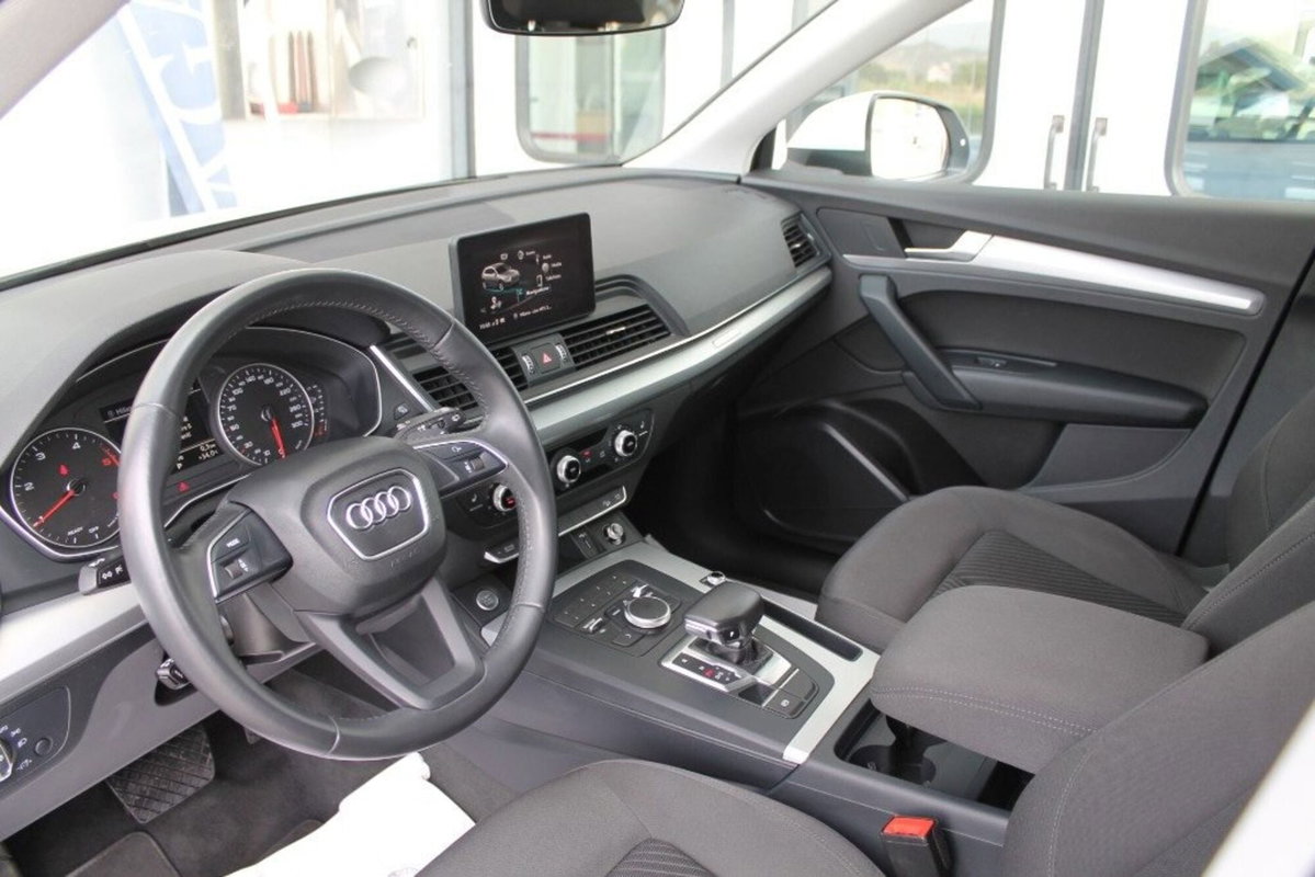 Audi Q5 35 TDI quattro S tronic Business Sport (7)