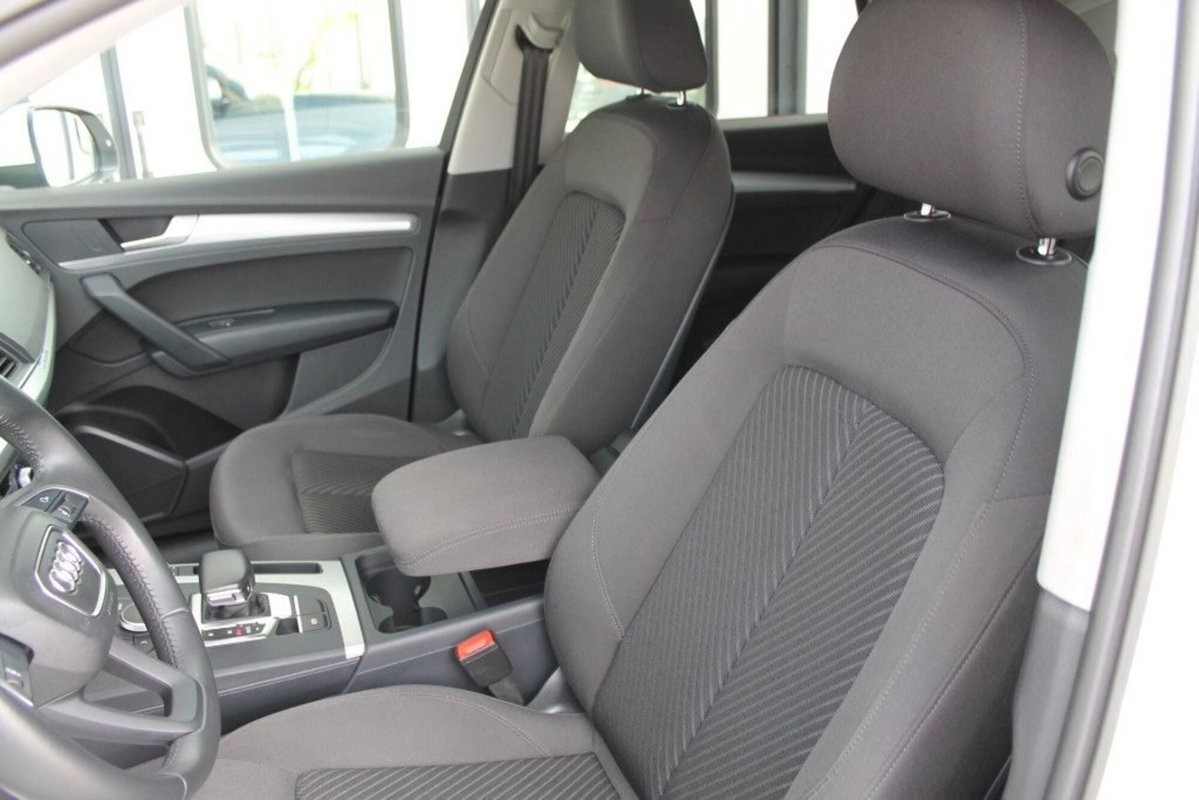 Audi Q5 35 TDI quattro S tronic Business Sport (8)