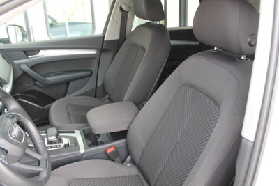 Audi Q5 35 TDI quattro S tronic Business Sport (8)