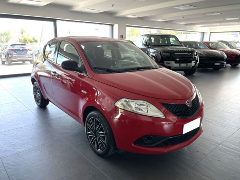 Lancia Ypsilon 1.0 FireFly 5 porte S&S Hybrid Gold Plus