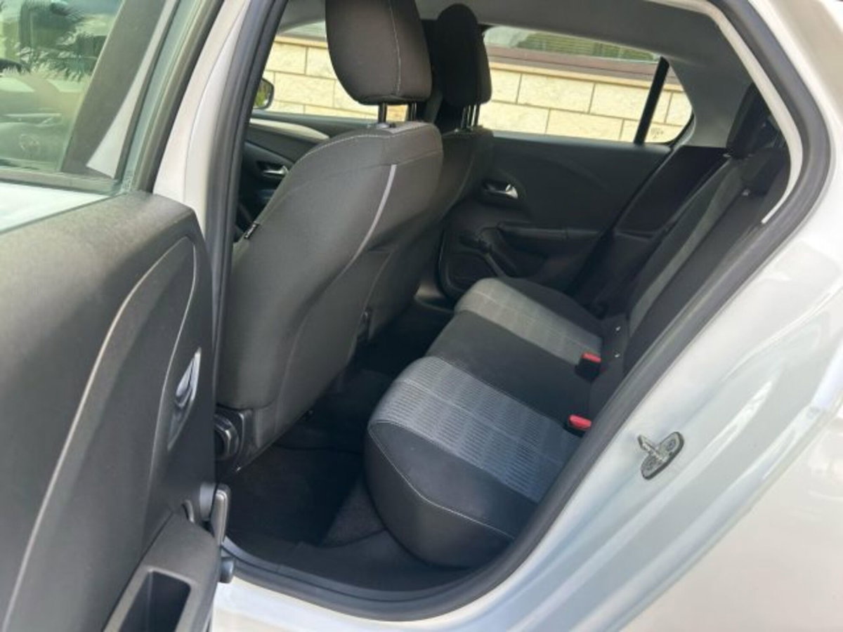 Opel Corsa 1.5 D 100 CV Edition (8)