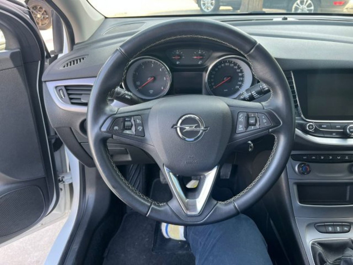 Opel Astra 1.6 CDTi 110CV Start&Stop 5 porte Dynamic (11)