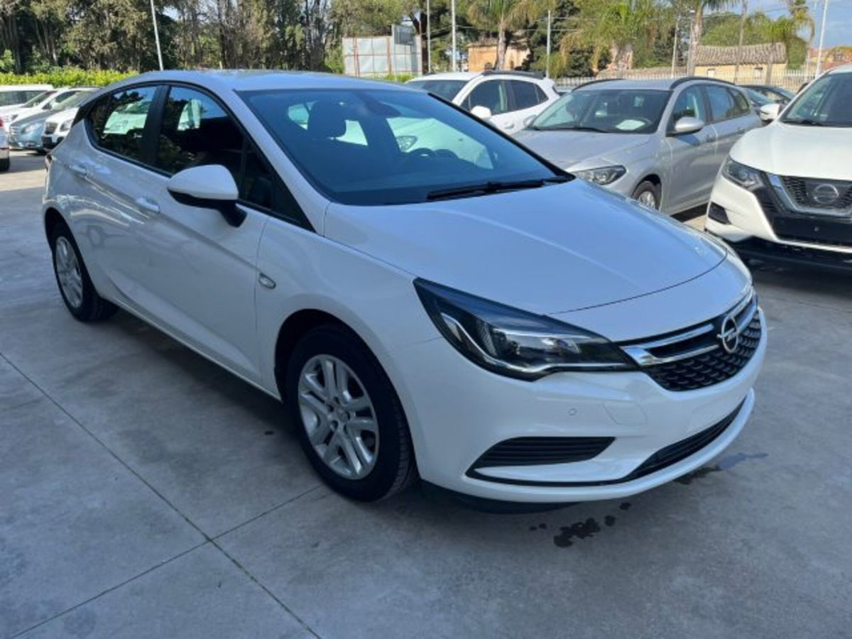 Opel Astra 1.6 CDTi 110CV Start&Stop 5 porte Dynamic (3)