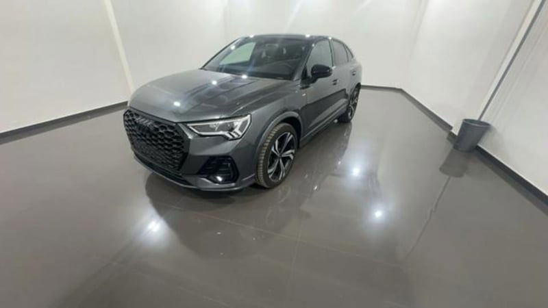 Audi Q3 Sportback 35 2.0 tdi Identity Black s-tronic