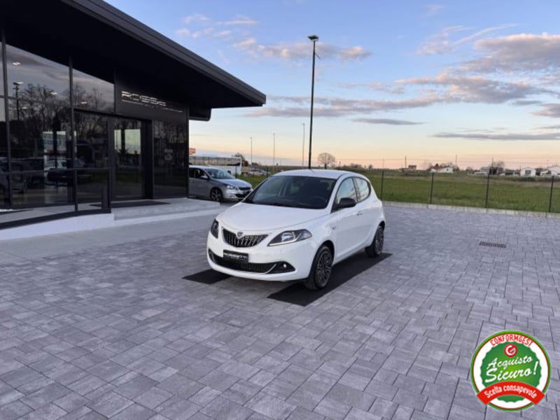 Lancia Ypsilon 1.0 FireFly 5 porte S&S Hybrid Ecochic UnYca
