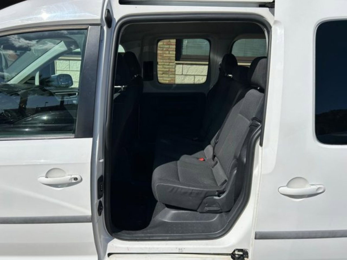 Volkswagen Caddy 2.0 TDI 102 CV (10)