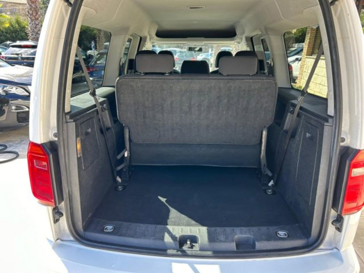 Volkswagen Caddy 2.0 TDI 102 CV (11)