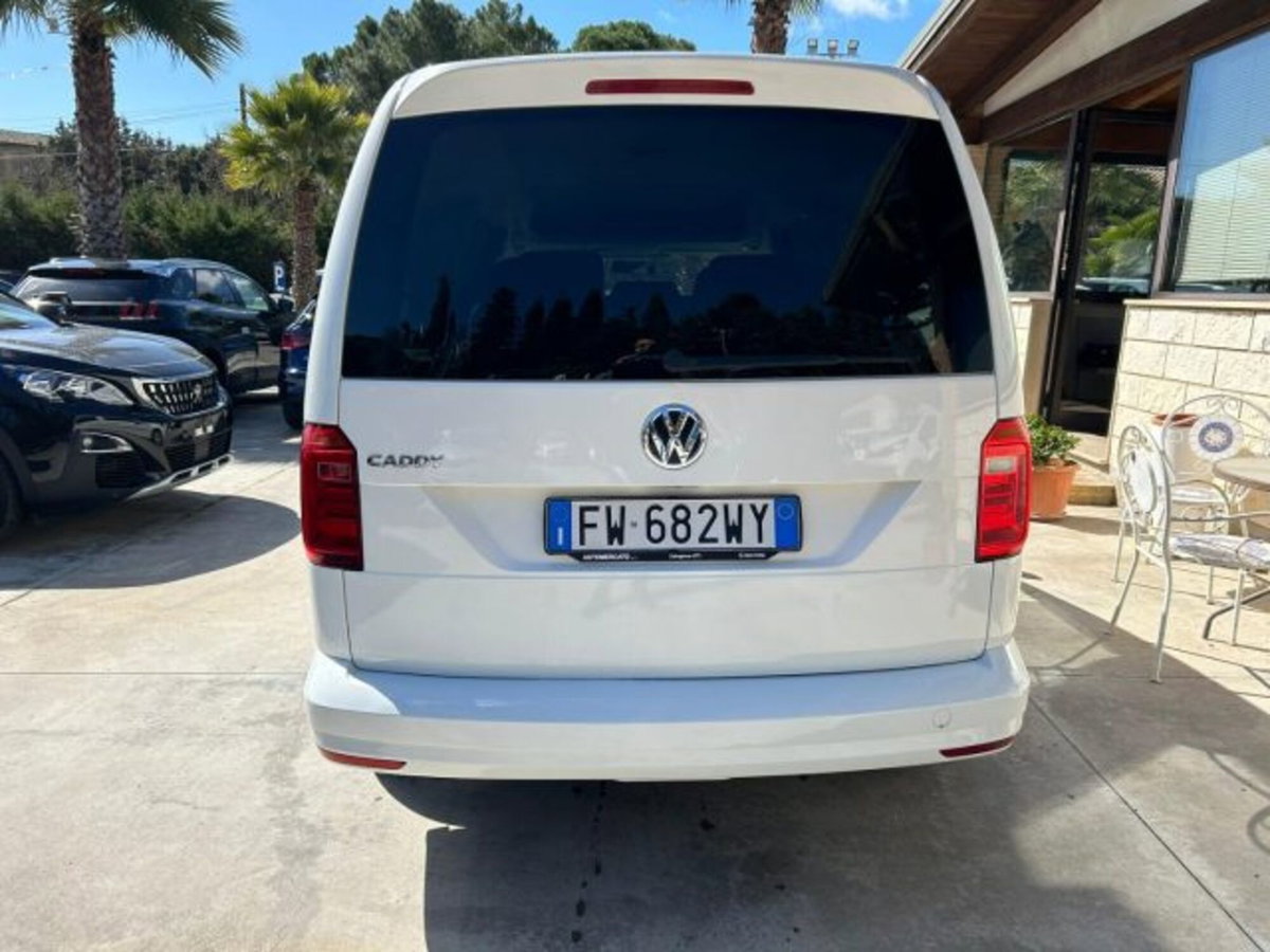 Volkswagen Caddy 2.0 TDI 102 CV (5)