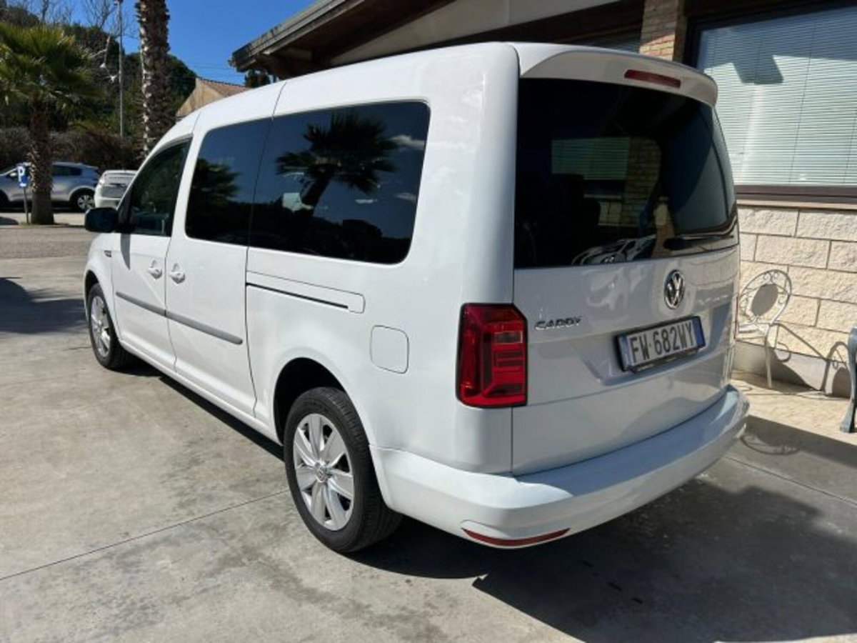 Volkswagen Caddy 2.0 TDI 102 CV (6)