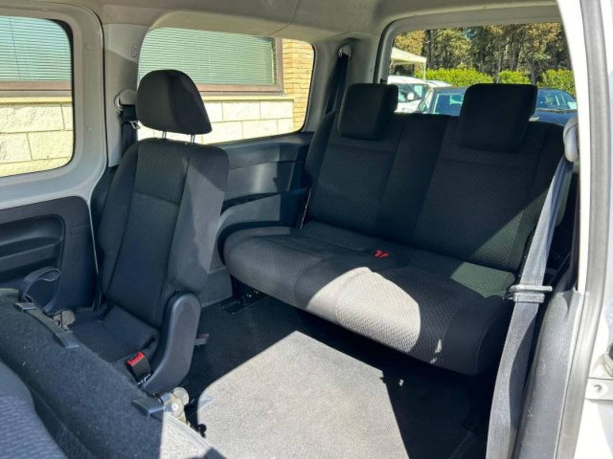 Volkswagen Caddy 2.0 TDI 102 CV (8)