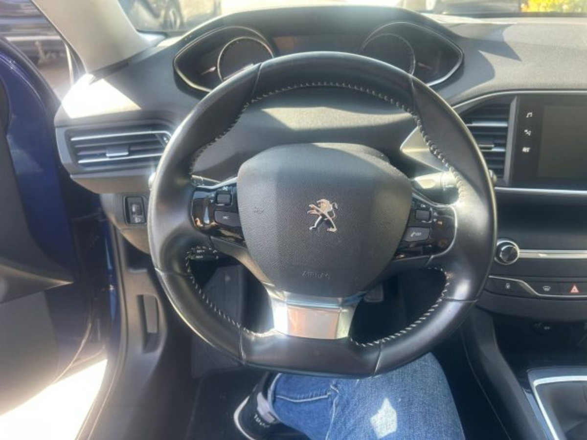 Peugeot 308 BlueHDi 130 S&S Business (10)