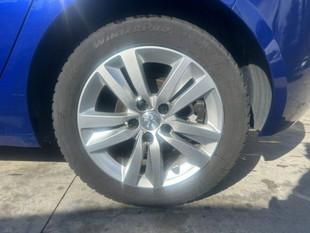 Peugeot 308 BlueHDi 130 S&S Business (18)