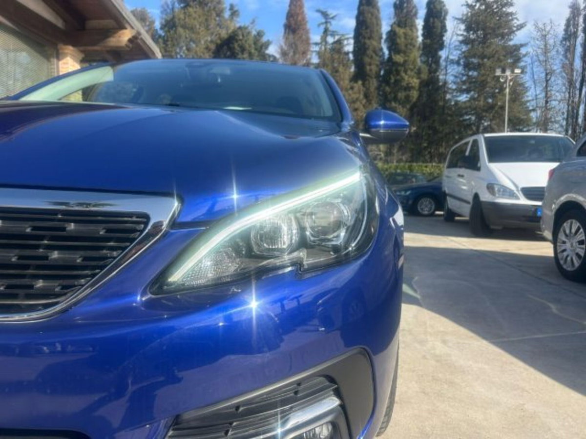 Peugeot 308 BlueHDi 130 S&S Business (2)