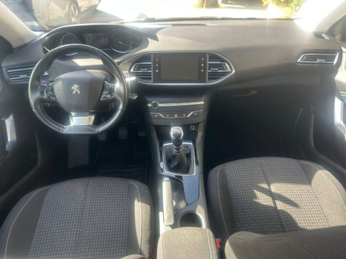Peugeot 308 BlueHDi 130 S&S Business (8)