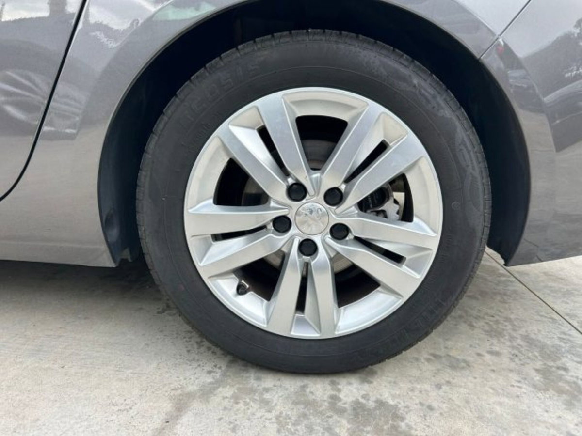 Peugeot 308 SW BlueHDi 130 S&S Business (17)