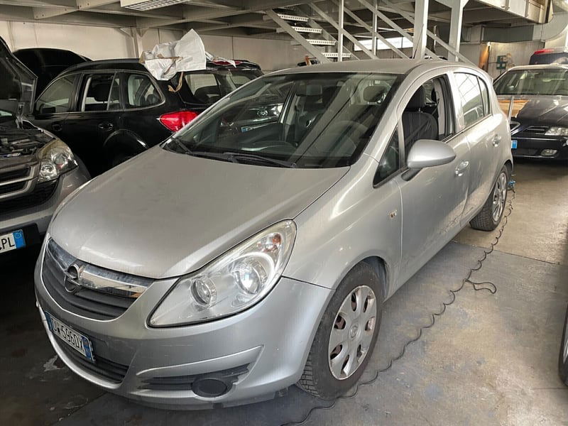 Opel Corsa 1.2 5 porte Cosmo