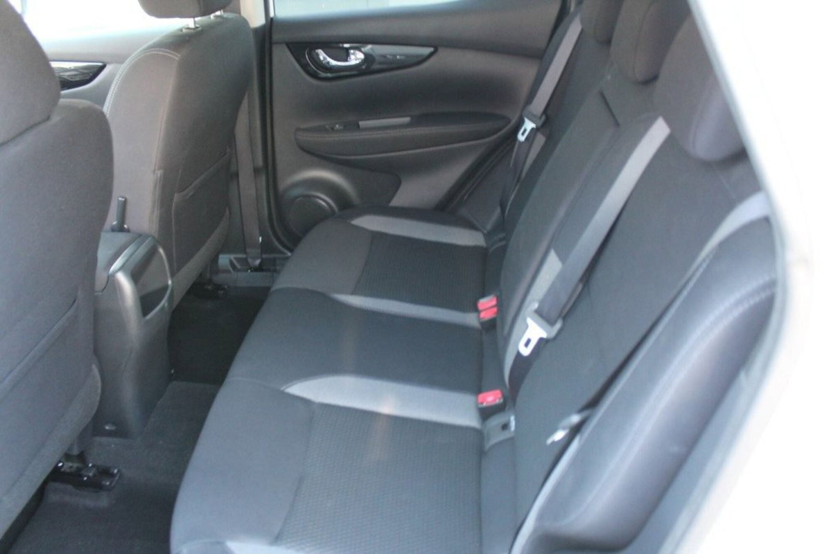 Nissan Qashqai 1.5 dCi Business (9)