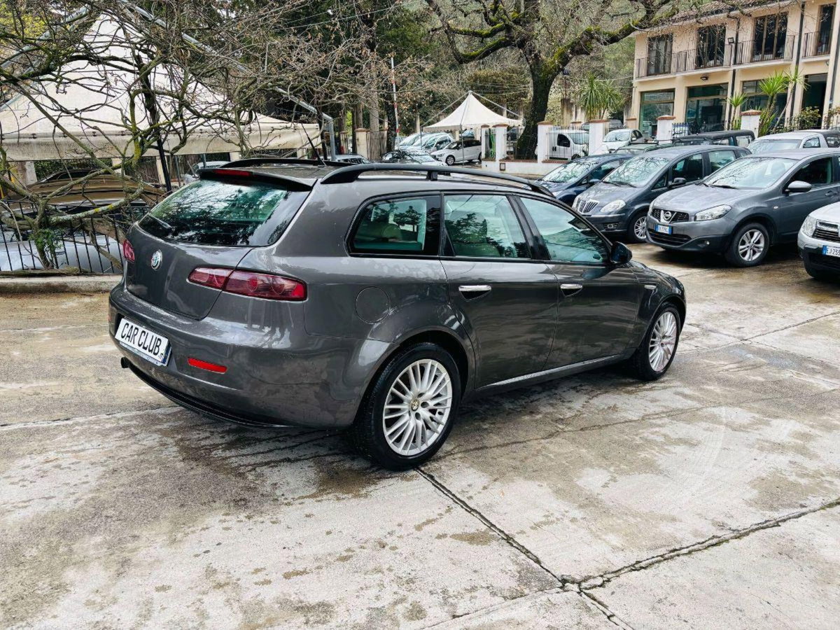 Alfa Romeo 159 SportWagon 1.9 JTDm 16V Sportwagon Distinctive (4)