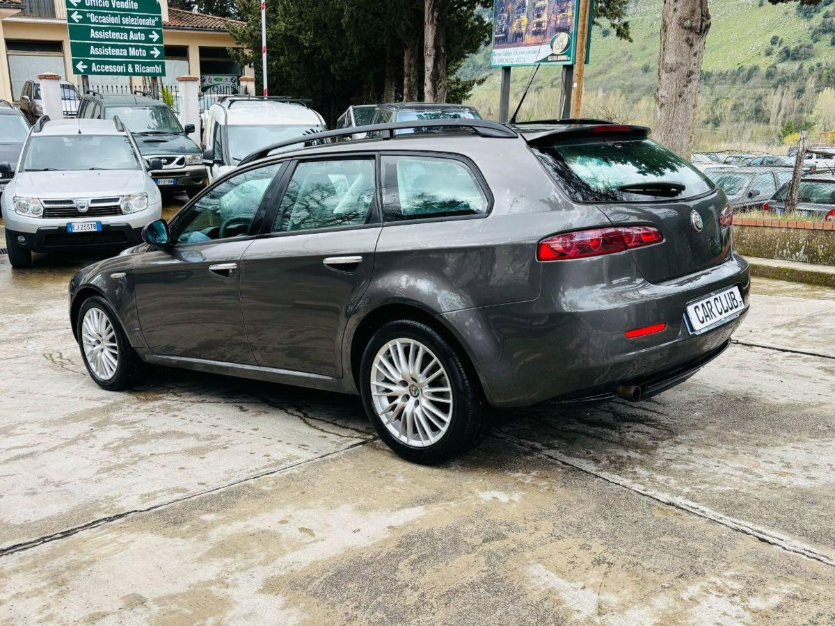 Alfa Romeo 159 SportWagon 1.9 JTDm 16V Sportwagon Distinctive (6)