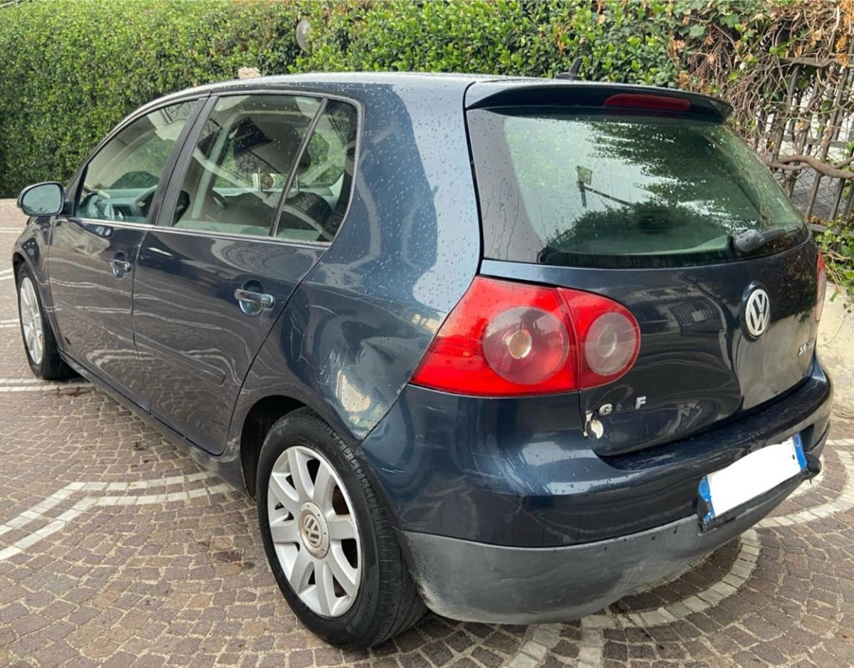 Volkswagen Golf 2.0 16V TDI 4mot. 5p. Sportline (3)