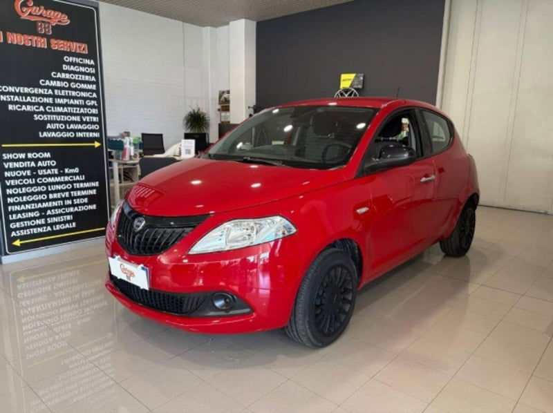Lancia Ypsilon 1.0 FireFly 5 porte S&S Hybrid Ecochic Silver