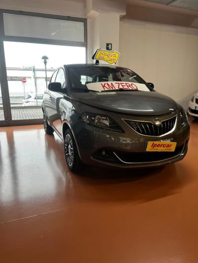 Lancia Ypsilon 1.0 FireFly 5 porte S&S Hybrid Gold Plus nuova