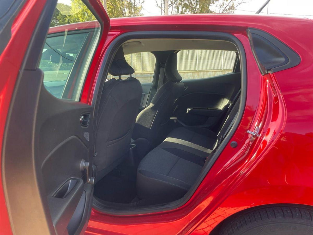 Renault Clio Blue dCi 100 CV 5 porte Business (11)