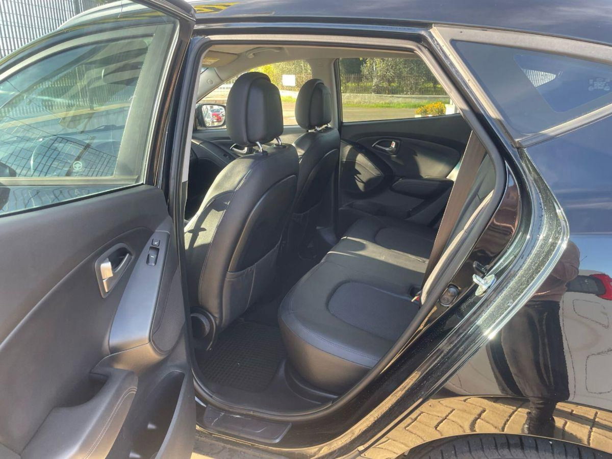 Hyundai ix35 1.7 CRDi 2WD Xpossible (10)