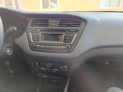 Hyundai i20 1.1 CRDi 12V 5 porte Style (11)