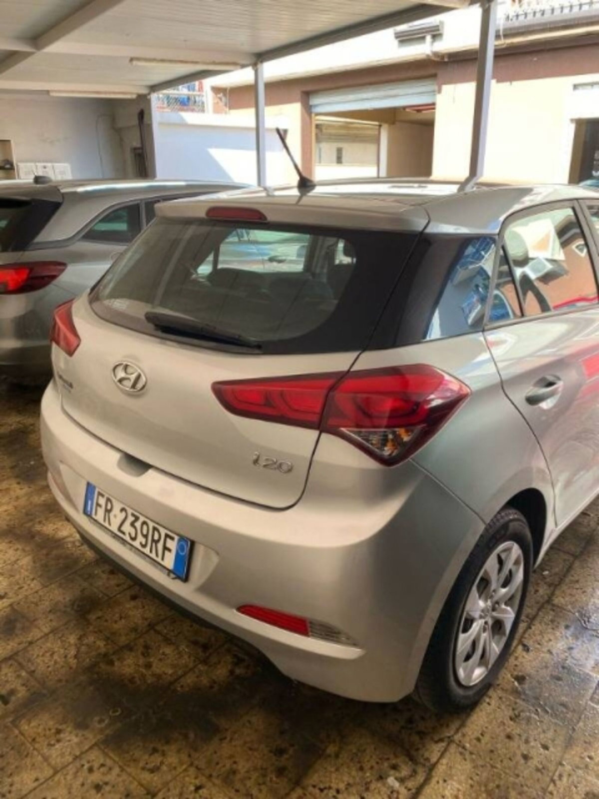 Hyundai i20 1.1 CRDi 12V 5 porte Style (2)