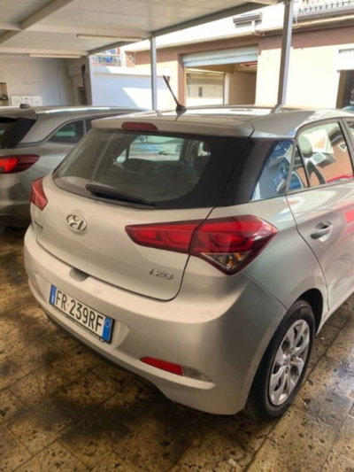 Hyundai i20 1.1 CRDi 12V 5 porte Style (2)