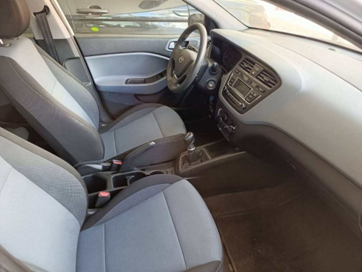 Hyundai i20 1.1 CRDi 12V 5 porte Style (6)