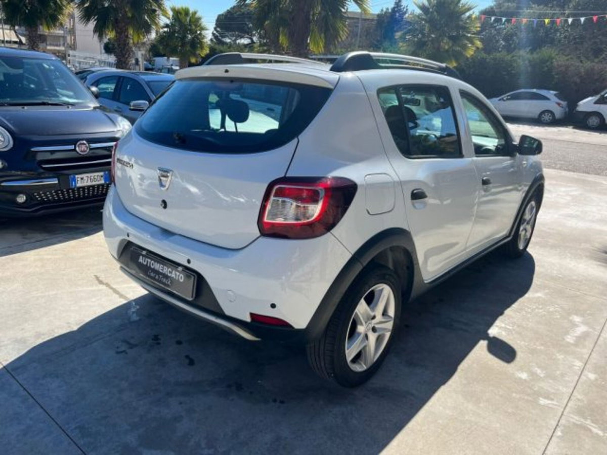 Dacia Sandero Stepway 1.5 dCi 8V 90CV (4)