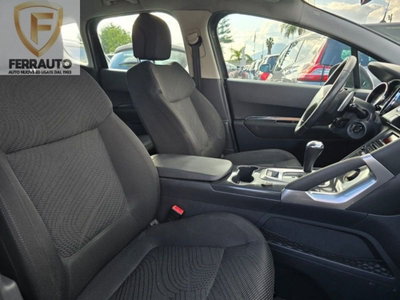 Peugeot 3008 1.6 HDi 110CV cambio robotizzato Premium (9)