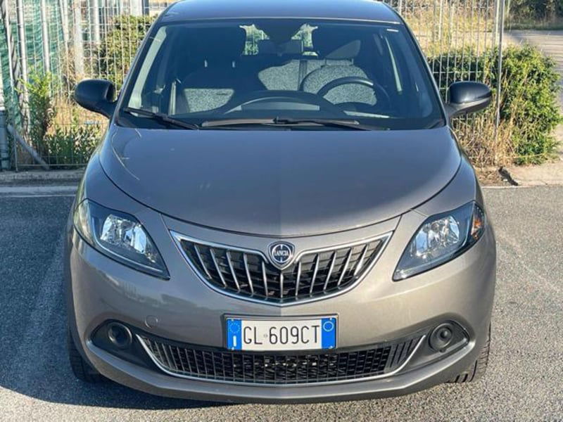 Lancia Ypsilon 1.0 FireFly 5 porte S&S Hybrid Ecochic Silver