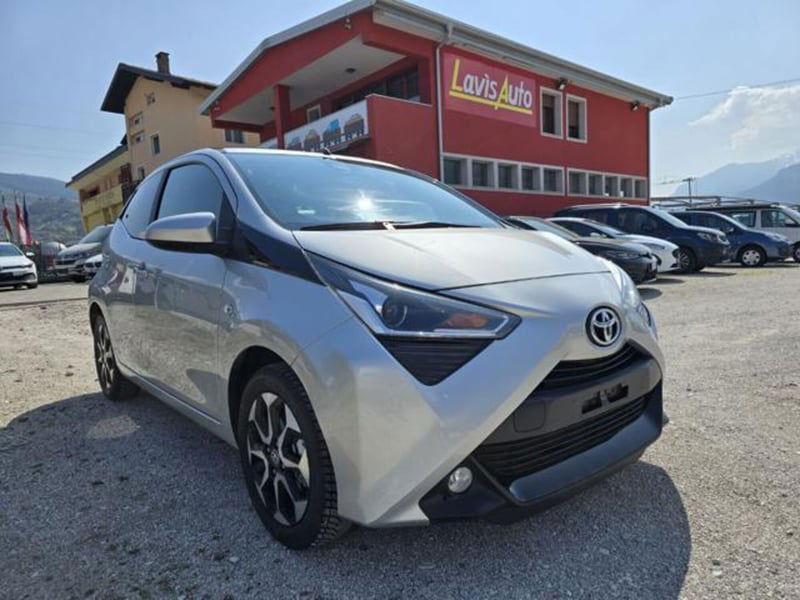 Toyota Aygo Connect 1.0 VVT-i 72 CV 5 porte x-play