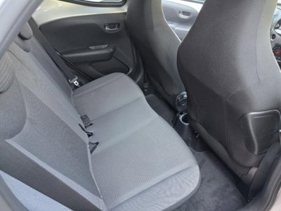 Toyota Aygo Connect 1.0 VVT-i 72 CV 5 porte x-play (10)