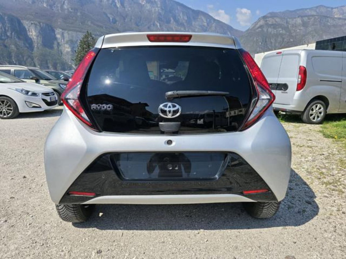 Toyota Aygo Connect 1.0 VVT-i 72 CV 5 porte x-play (5)