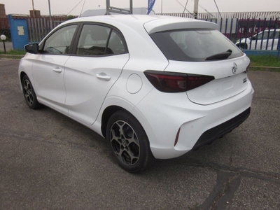 Mg MG3 1.5 hybrid+ Comfort auto (11)