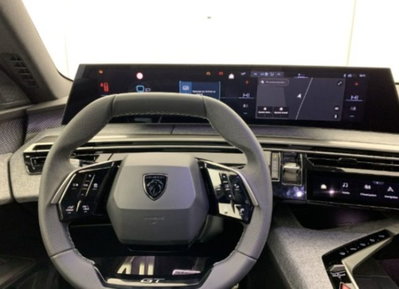 Peugeot 5008 1.2 hybrid GT 145cv 5p.ti e-dcs6 (17)