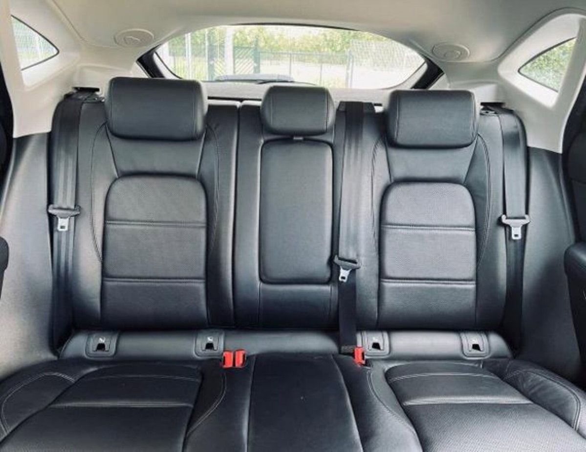 Jaguar E-Pace 2.0D 150 CV AWD S (12)