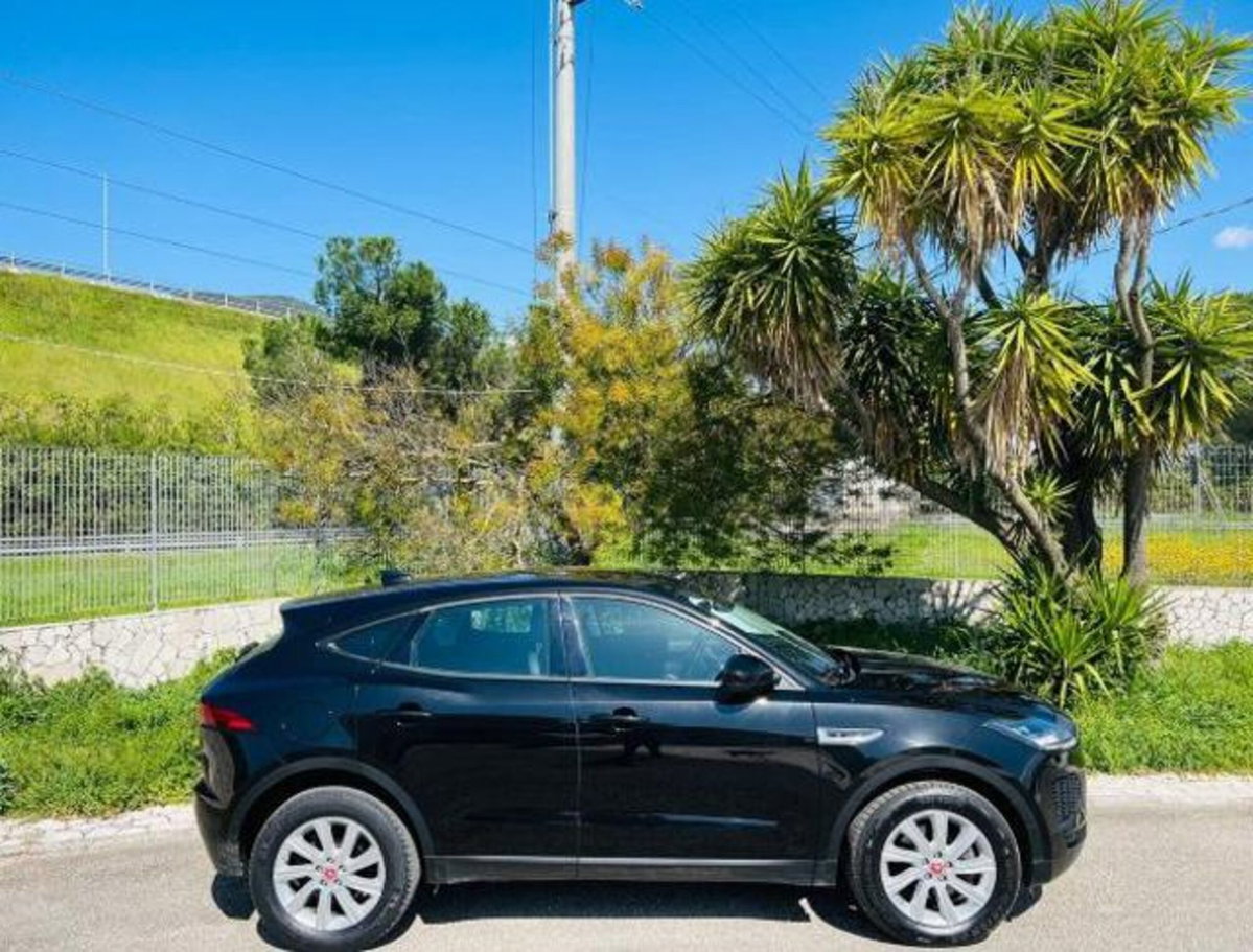 Jaguar E-Pace 2.0D 150 CV AWD S (13)