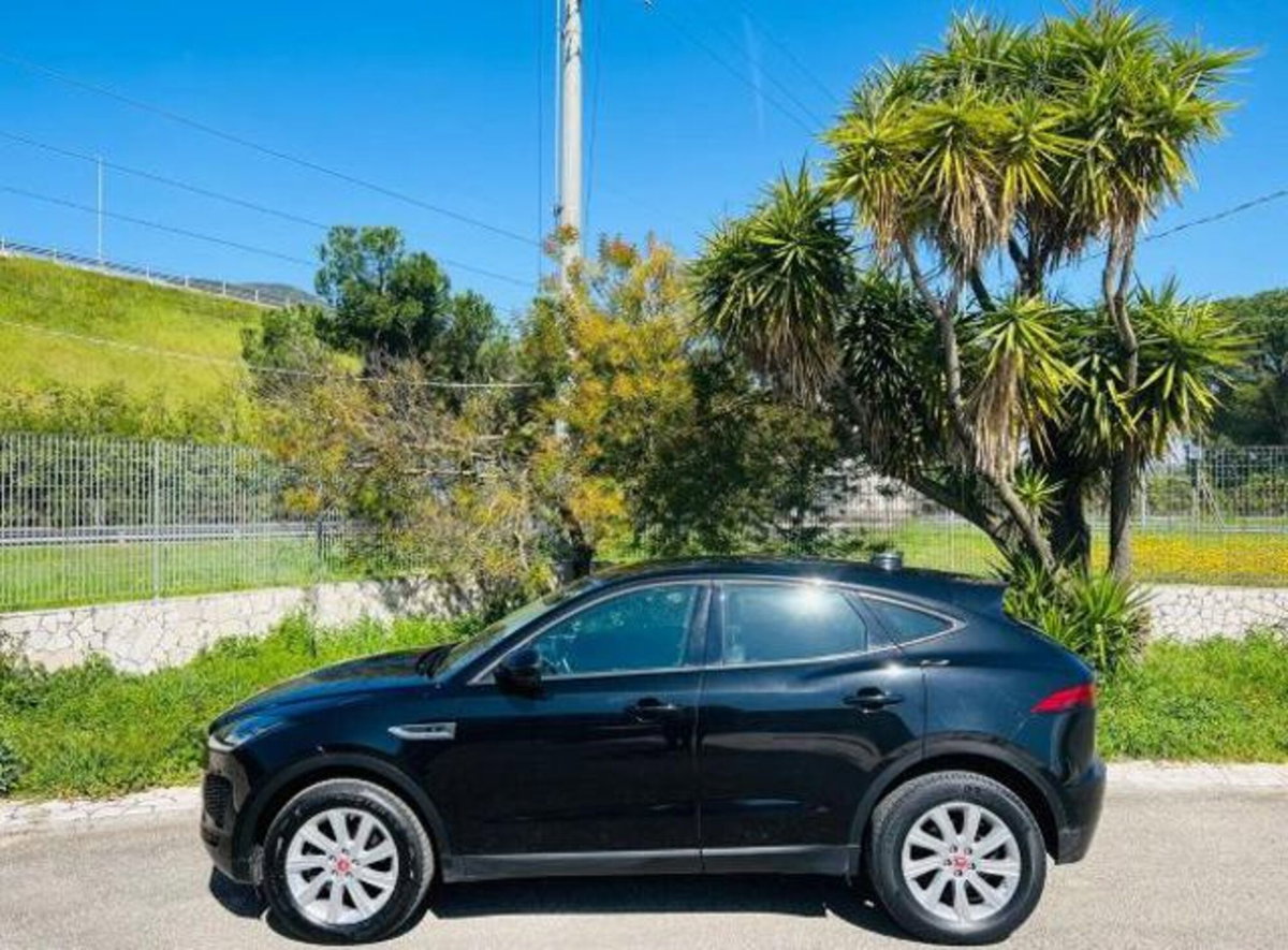 Jaguar E-Pace 2.0D 150 CV AWD S (15)