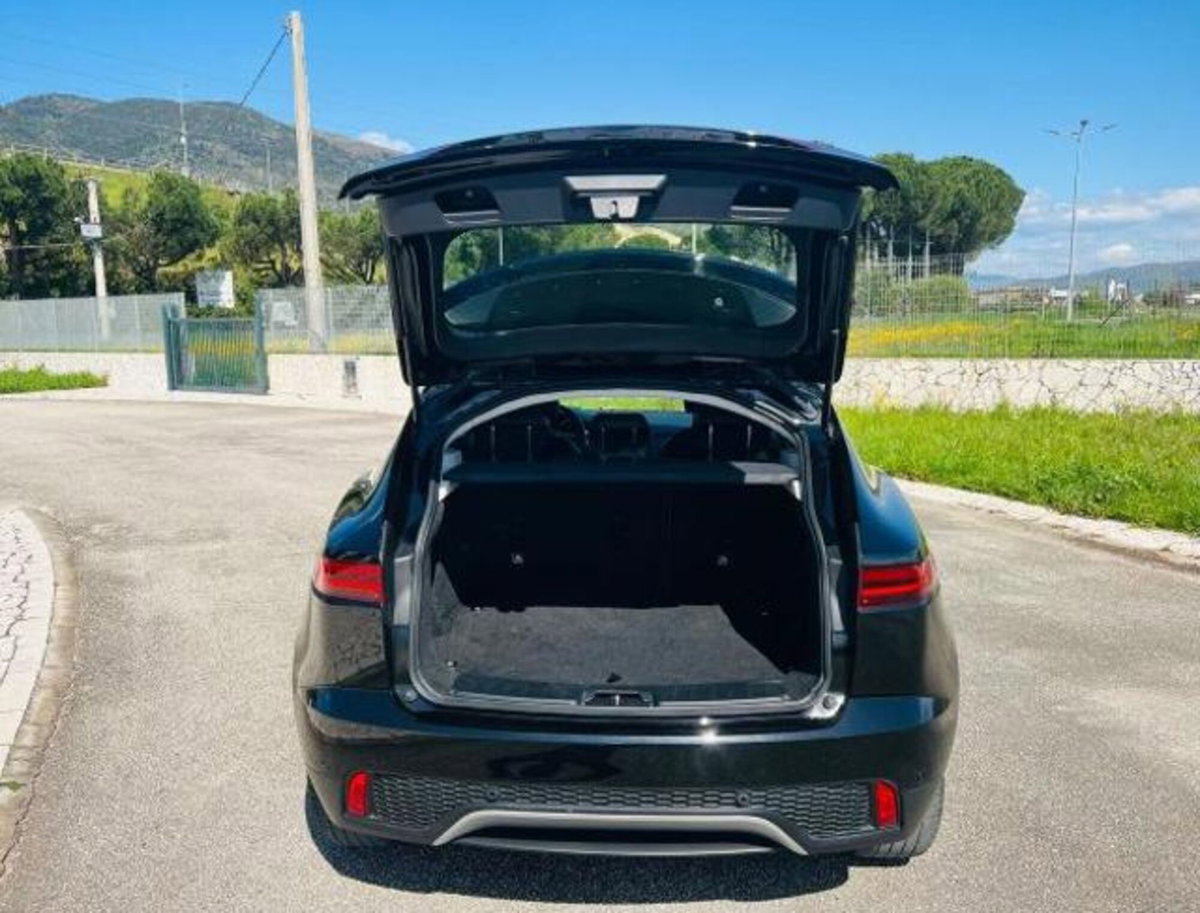 Jaguar E-Pace 2.0D 150 CV AWD S (18)