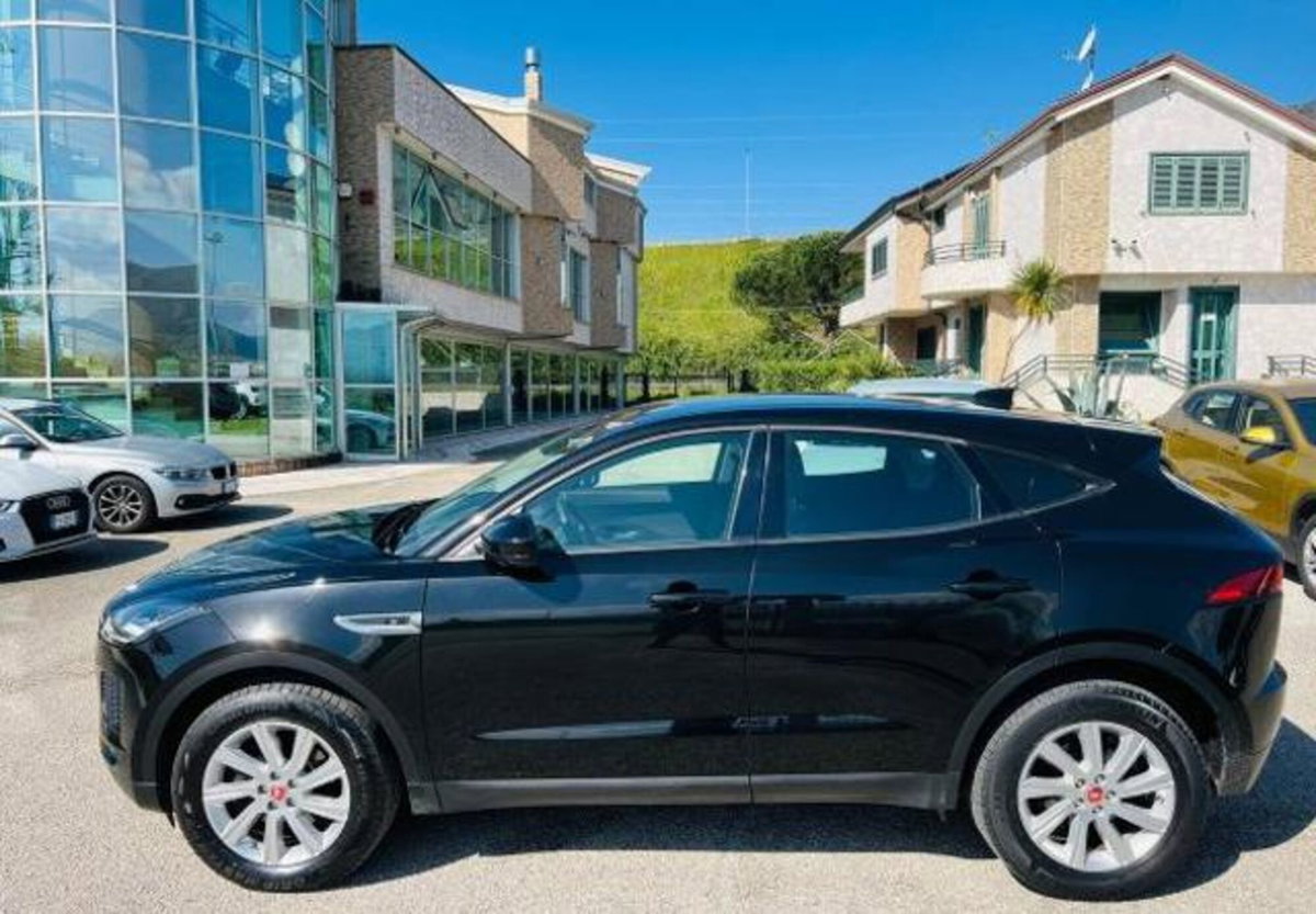 Jaguar E-Pace 2.0D 150 CV AWD S (7)