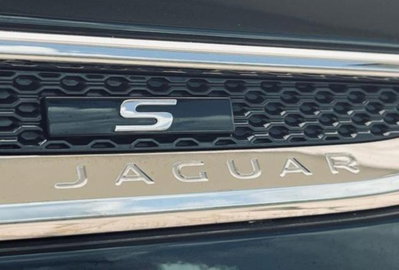 Jaguar E-Pace 2.0D 150 CV AWD S (8)